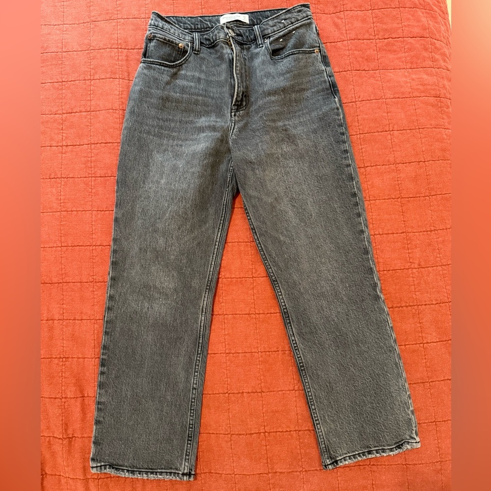 Abercrombie & Fitch 90’s Straight Ultra High Rise size 29/8 XS